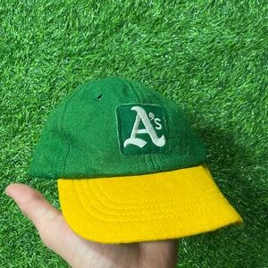 Vintage mlb Oakland athletics hat size XL